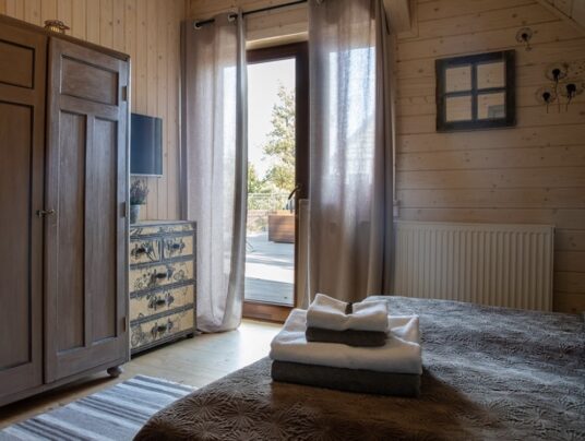 DMUCHAWCE - Galeria, zdjęcie: pokoje nad jeziorem Serwy - SIRVIS - Suwalszczyzna